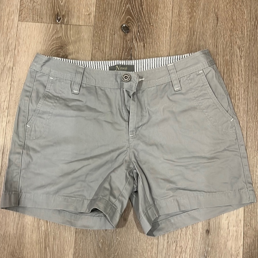 Grey shorts